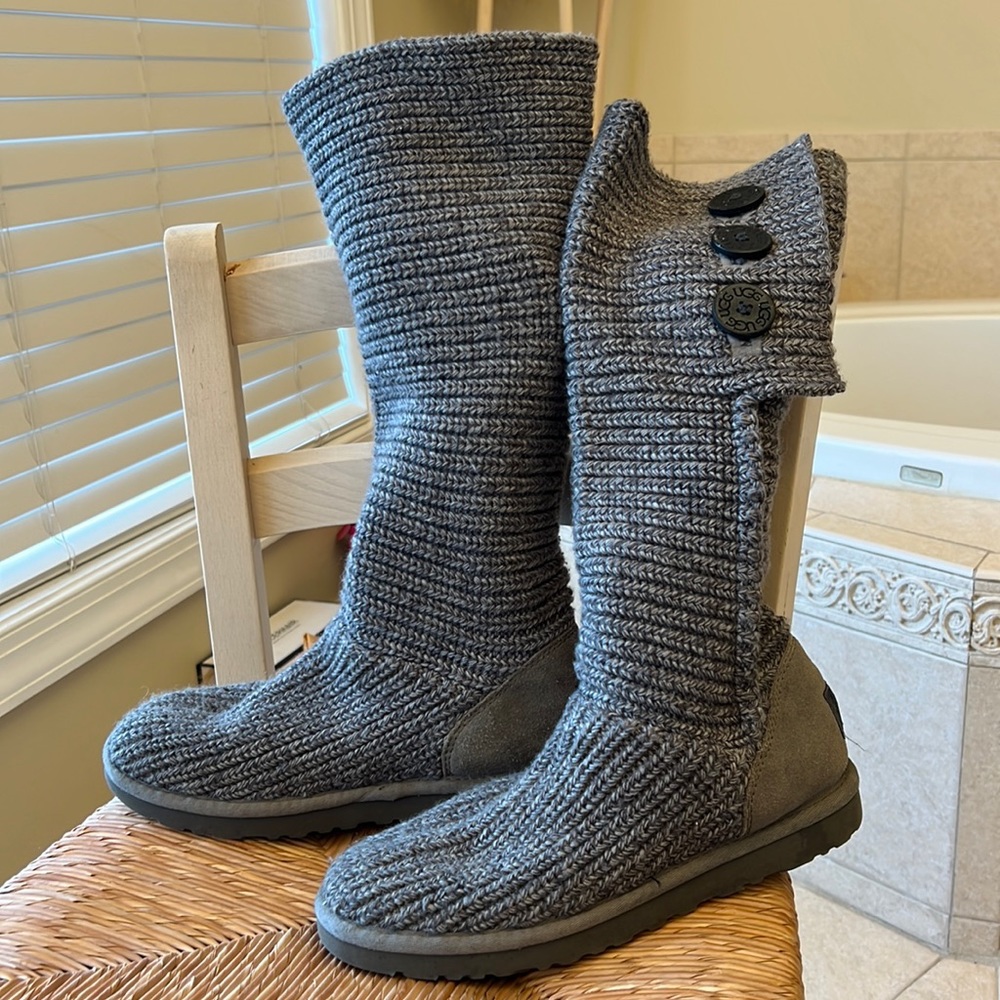 UGG Australia classic Cardy grey knit wool boots. Great condition! Warm & toasty